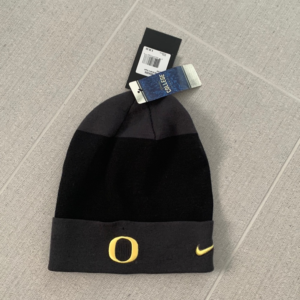NWT College Football Oregon Ducks Nike Beanie